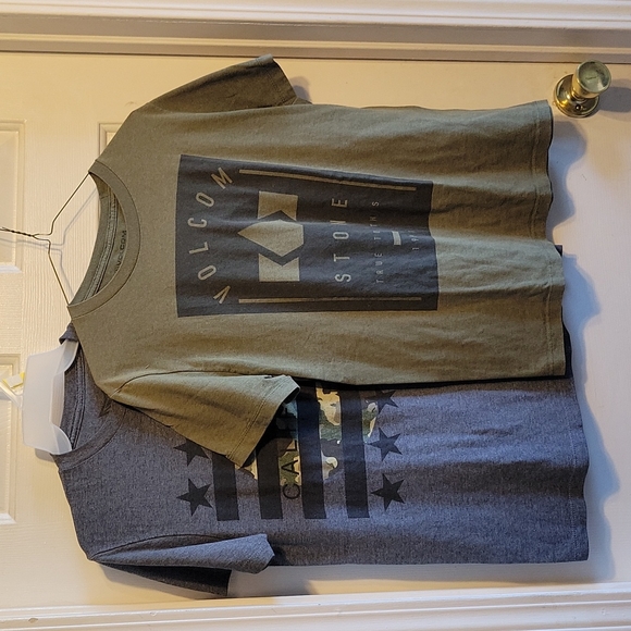 Volcom t-shirt and univibe t-shirt - Picture 1 of 6